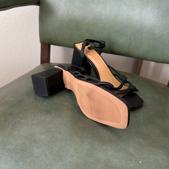 Lisa*Vicky strappy heels - Picture 3 of 3